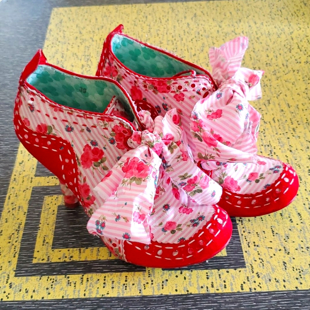 Irregular choice heels 39 (runs small)